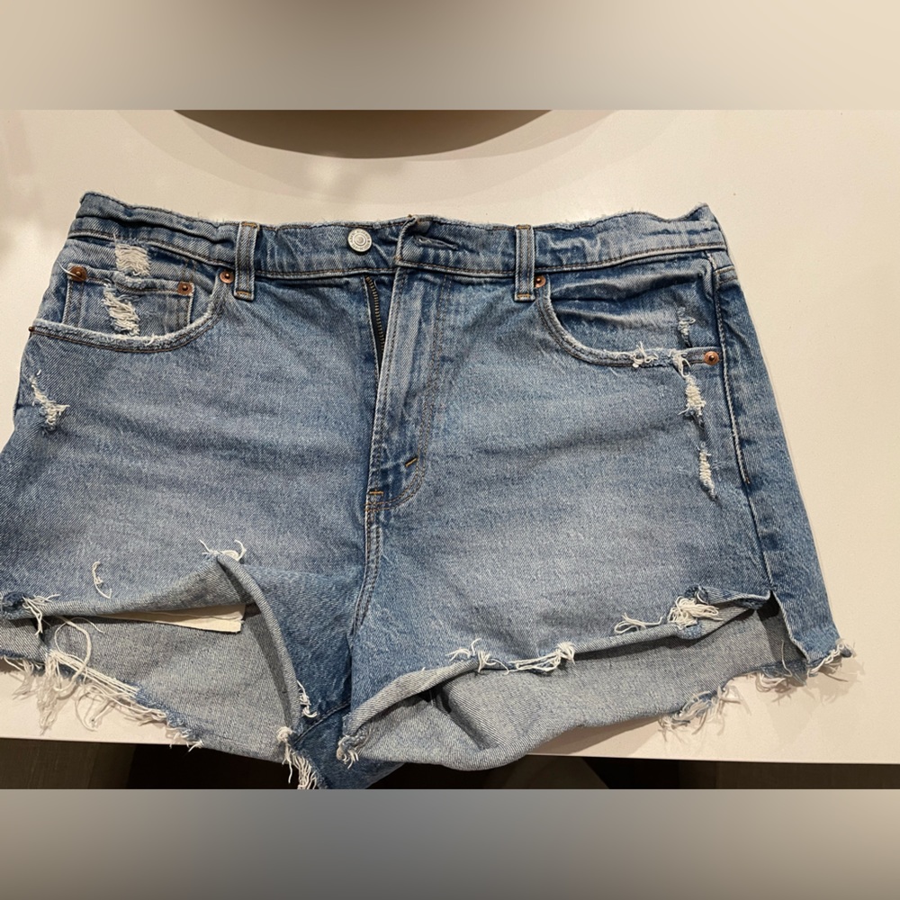 Abercrombie Jean Shorts - The Mom - Short - High Rise - Size 31